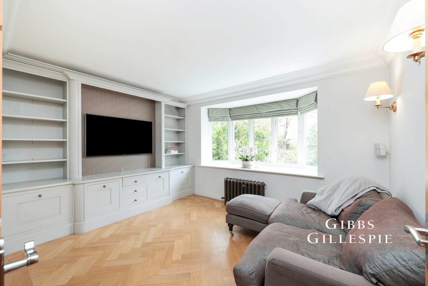 let agreed woodlands london 50097 - Gibbs Gillespie