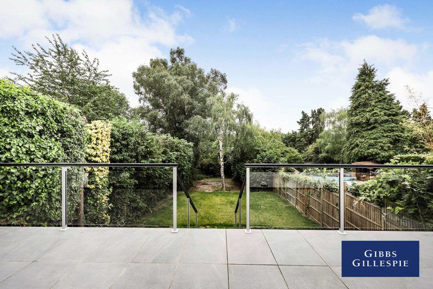 let agreed middle road london 50201 - Gibbs Gillespie