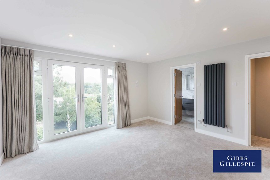 let agreed middle road london 50201 - Gibbs Gillespie