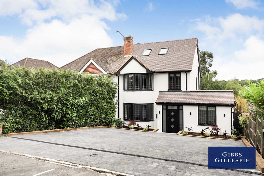 let agreed middle road london 50201 - Gibbs Gillespie