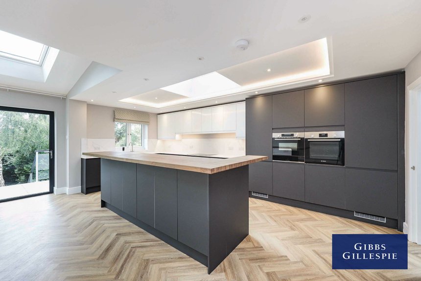 let agreed middle road london 50201 - Gibbs Gillespie