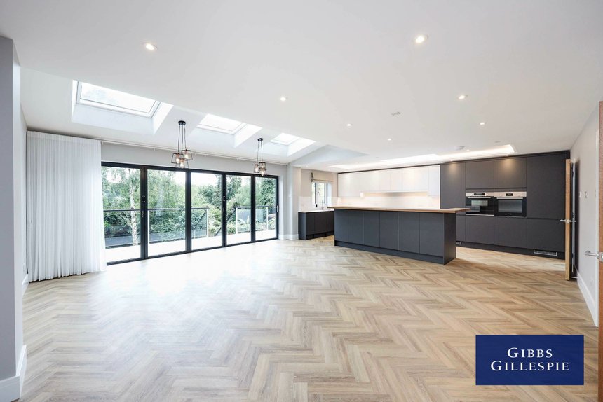 let agreed middle road london 50201 - Gibbs Gillespie