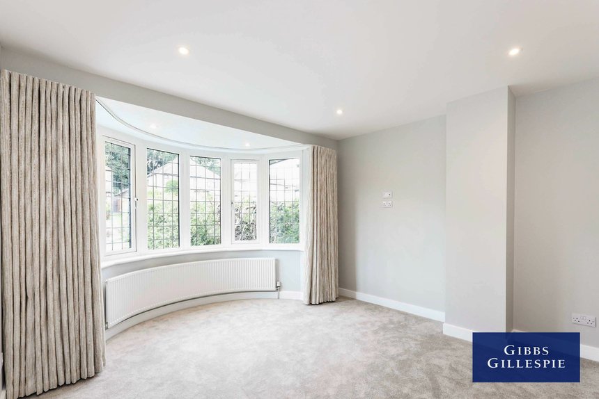 let agreed middle road london 50201 - Gibbs Gillespie