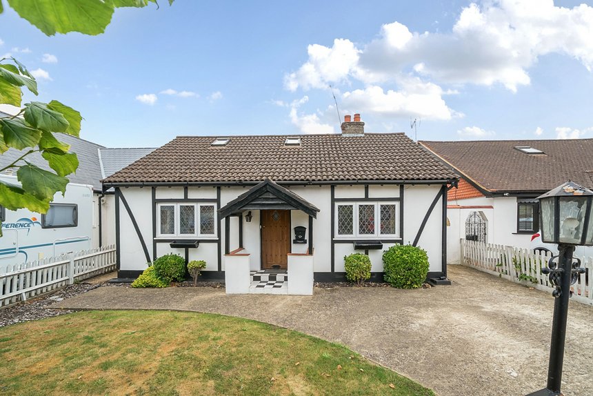 sold willow avenue london 50321 - Gibbs Gillespie