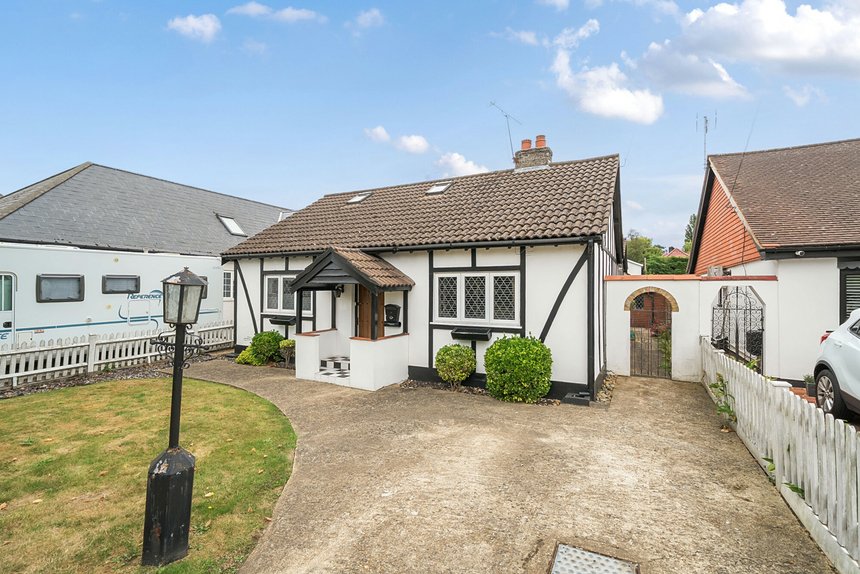 sold willow avenue london 50321 - Gibbs Gillespie