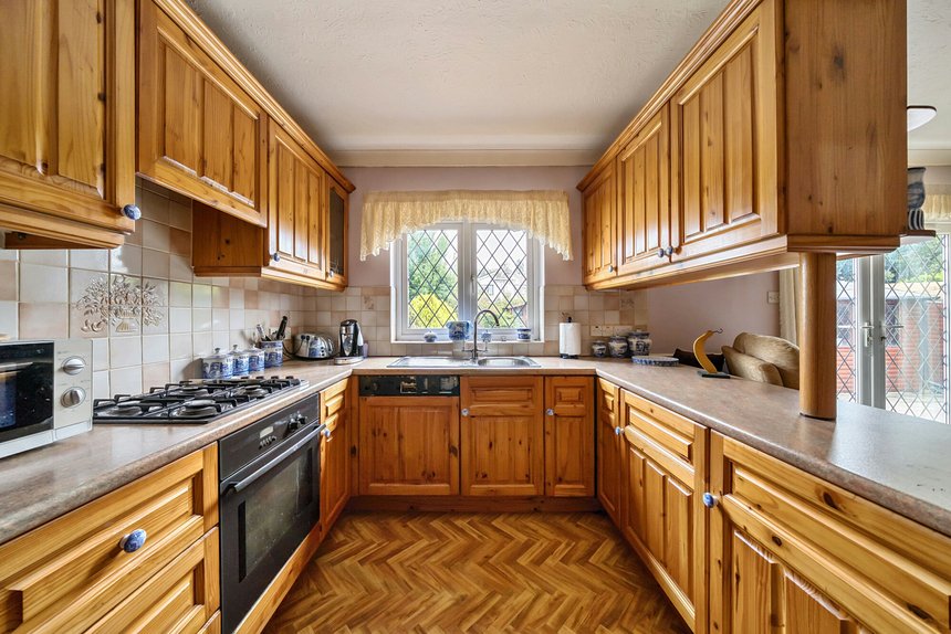 sold willow avenue london 50321 - Gibbs Gillespie