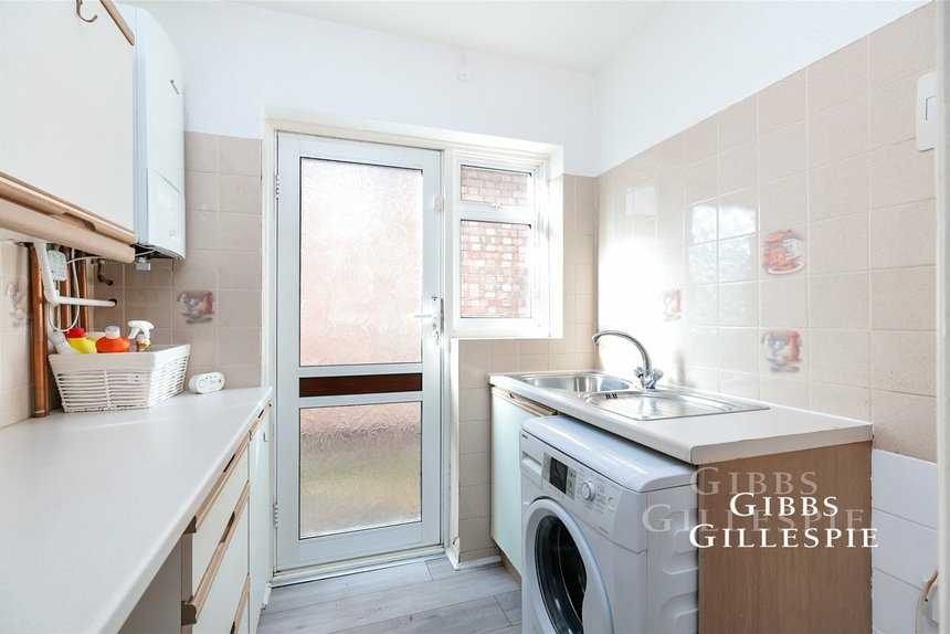 let clammas way london 50339 - Gibbs Gillespie