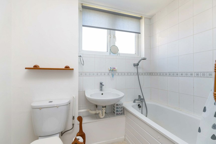 let thirlmere gardens london 50445 - Gibbs Gillespie