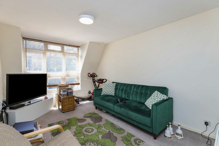 let thirlmere gardens london 50445 - Gibbs Gillespie