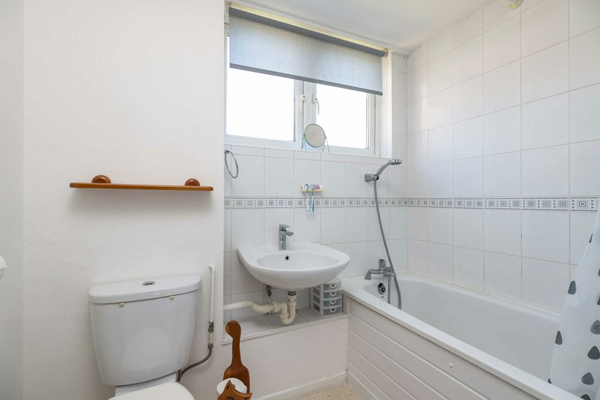let thirlmere gardens london 50445 - Gibbs Gillespie