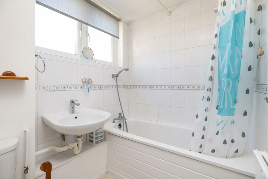 let thirlmere gardens london 50445 - Gibbs Gillespie
