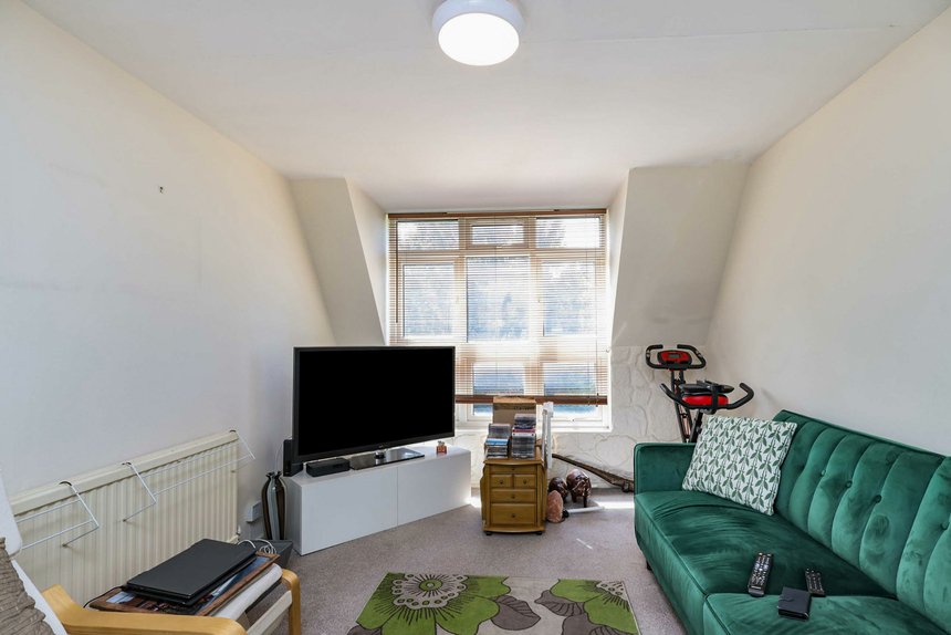 let thirlmere gardens london 50445 - Gibbs Gillespie