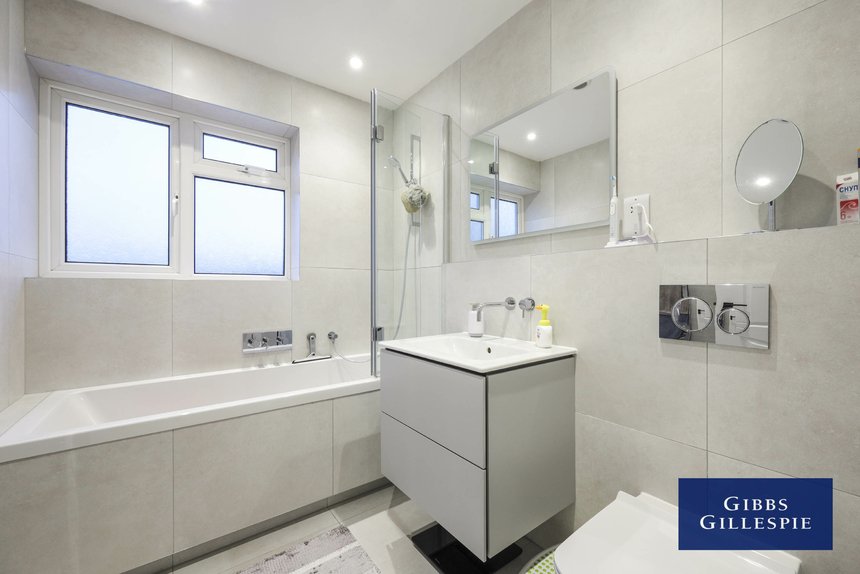 let field end road london 50534 - Gibbs Gillespie