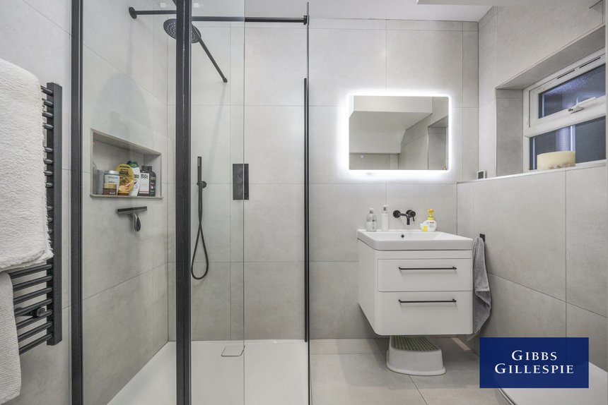 let field end road london 50534 - Gibbs Gillespie