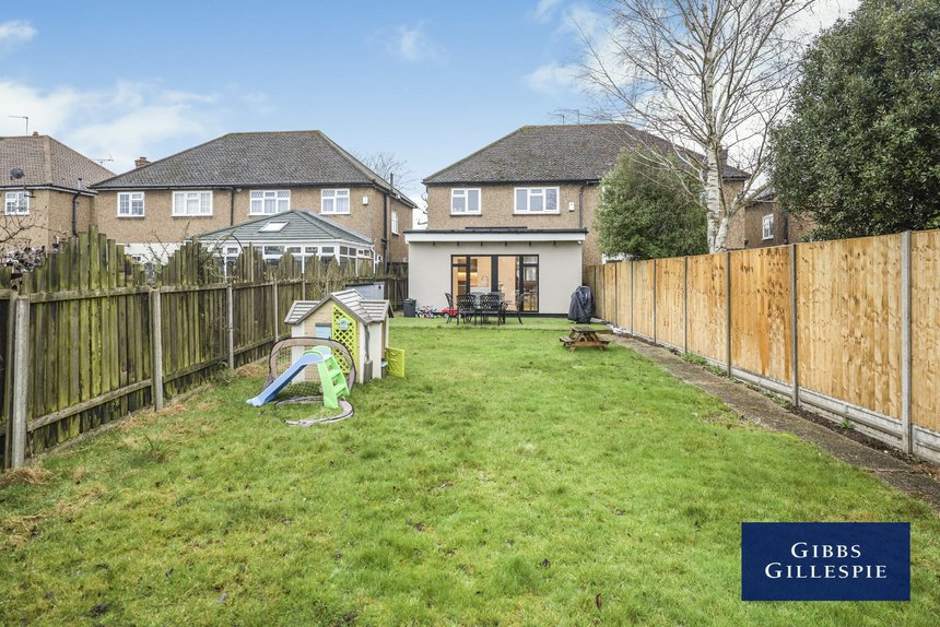 let field end road london 50534 - Gibbs Gillespie