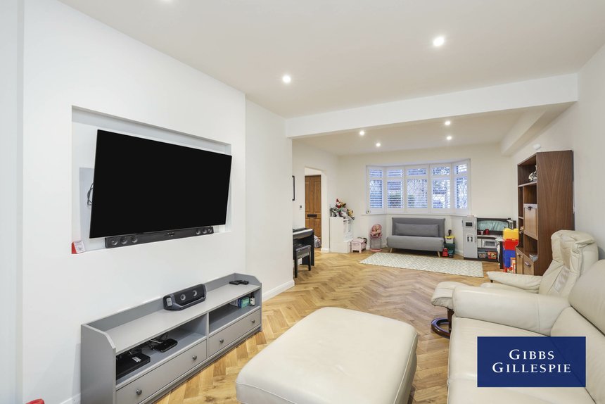 let field end road london 50534 - Gibbs Gillespie