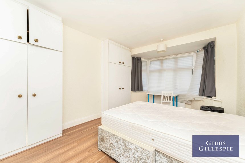 to let brunswick road london 50554 - Gibbs Gillespie