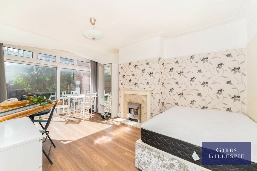 to let brunswick road london 50554 - Gibbs Gillespie