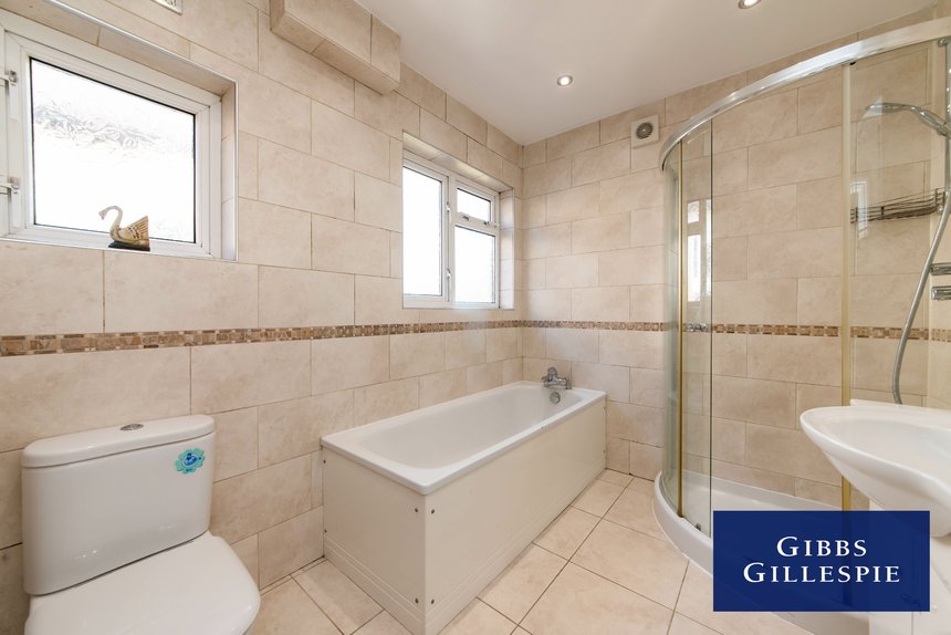 let kingshill drive london 50590 - Gibbs Gillespie