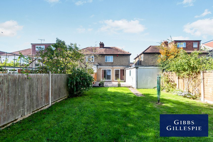 let kingshill drive london 50590 - Gibbs Gillespie