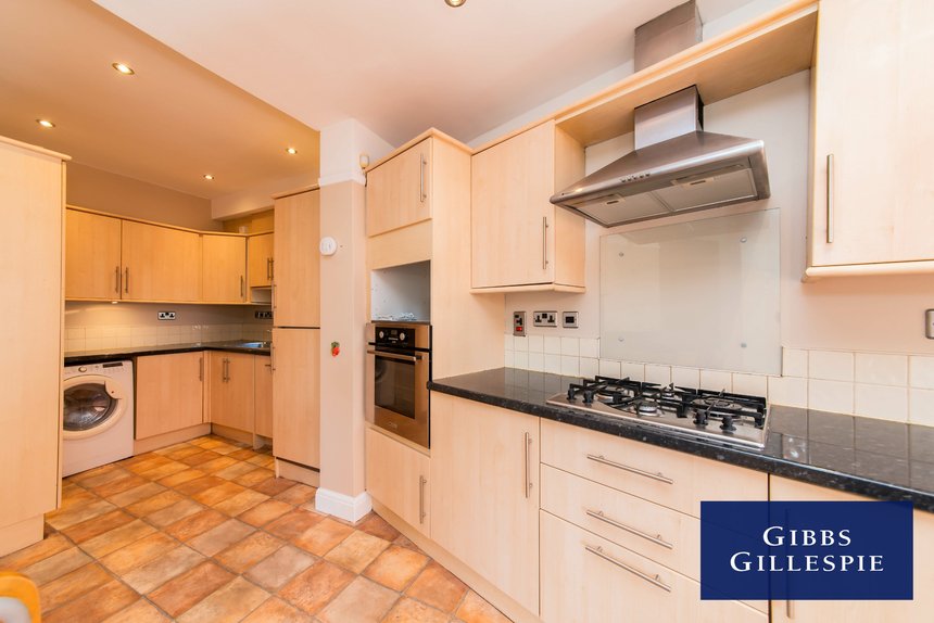 let kingshill drive london 50590 - Gibbs Gillespie