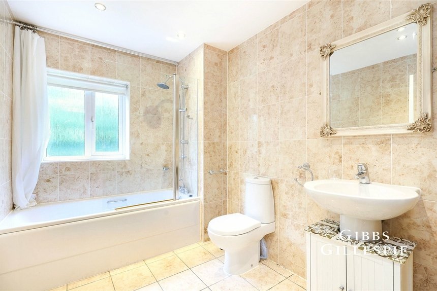 let thomas drive london 50684 - Gibbs Gillespie