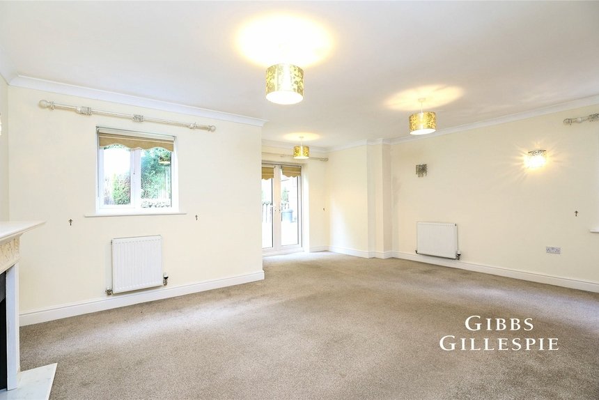 let thomas drive london 50684 - Gibbs Gillespie