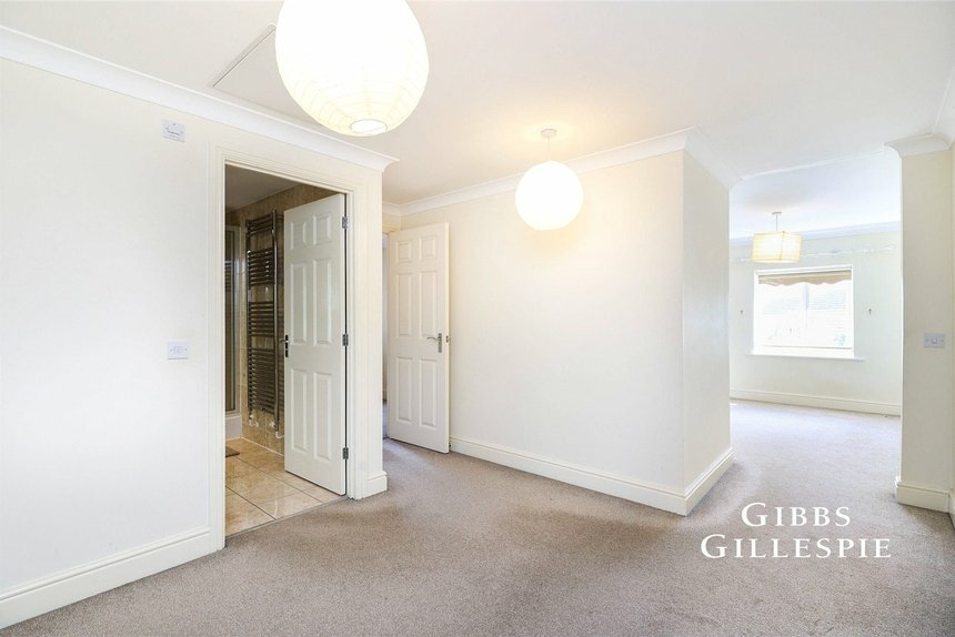 let thomas drive london 50684 - Gibbs Gillespie