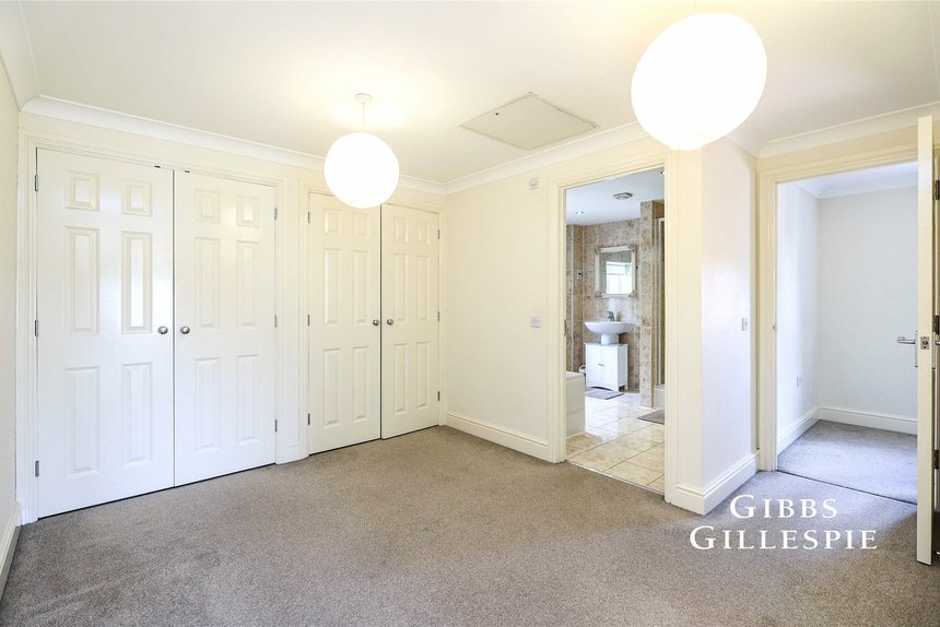 let thomas drive london 50684 - Gibbs Gillespie