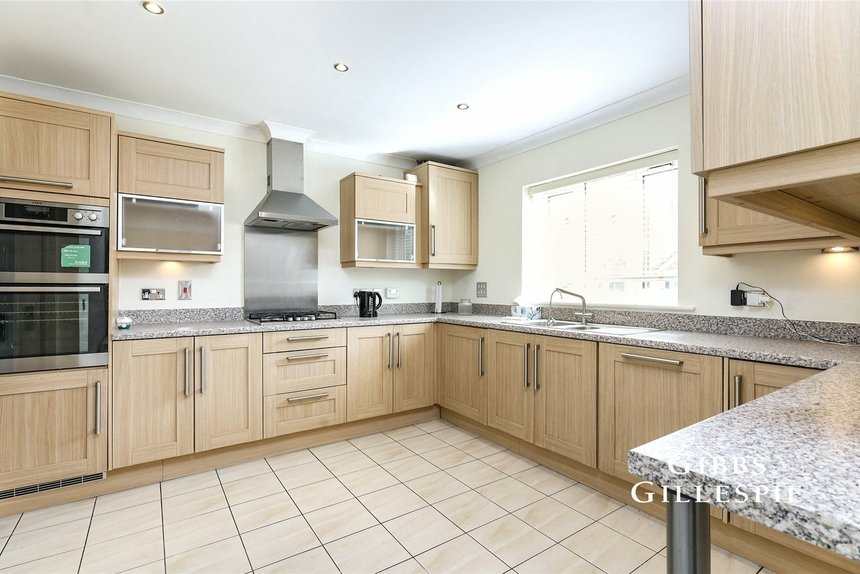 let thomas drive london 50684 - Gibbs Gillespie