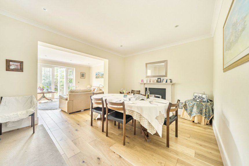 sold flora close london 50793 - Gibbs Gillespie