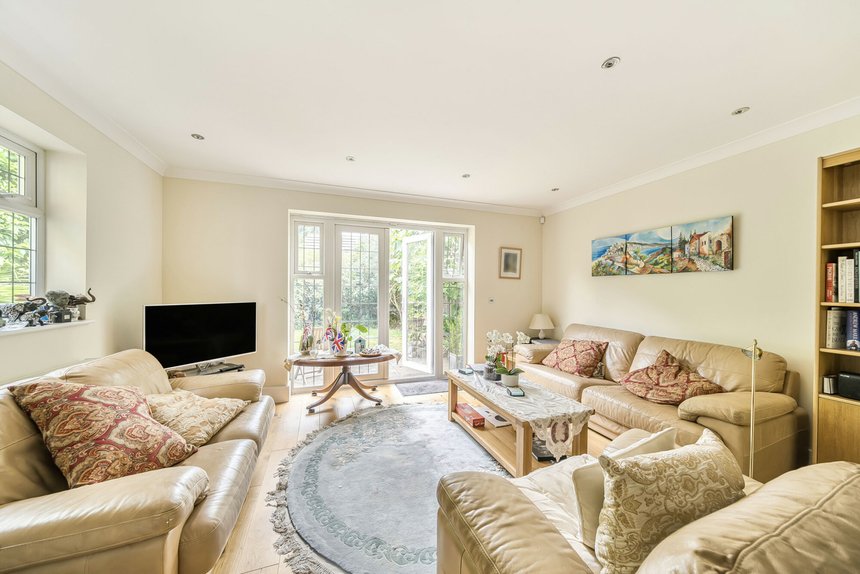 sold flora close london 50793 - Gibbs Gillespie