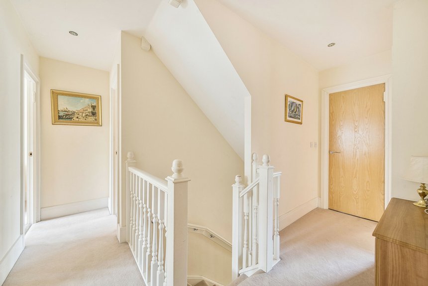 sold flora close london 50793 - Gibbs Gillespie