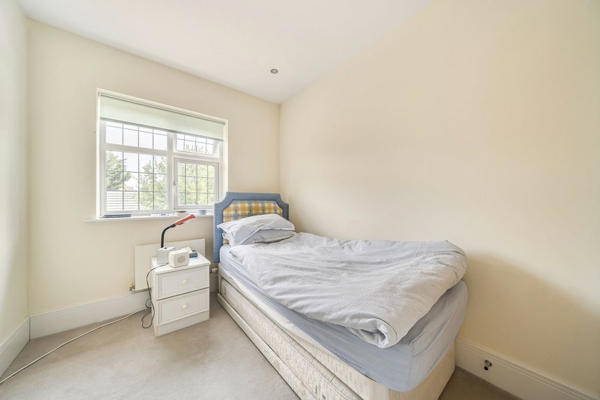 sold flora close london 50793 - Gibbs Gillespie