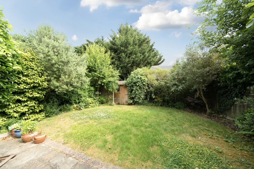 sold flora close london 50793 - Gibbs Gillespie