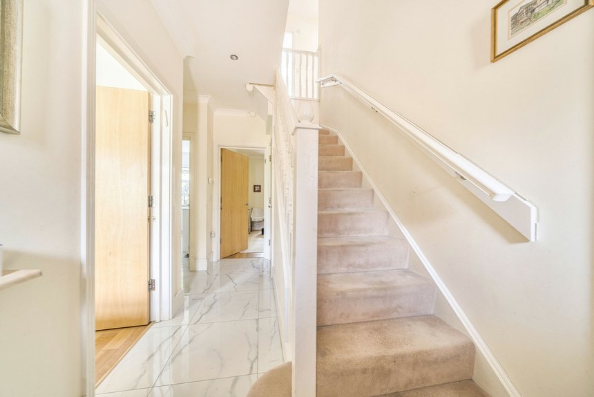 sold flora close london 50793 - Gibbs Gillespie