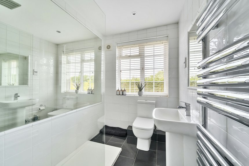 under offer leavesden road london 50907 - Gibbs Gillespie