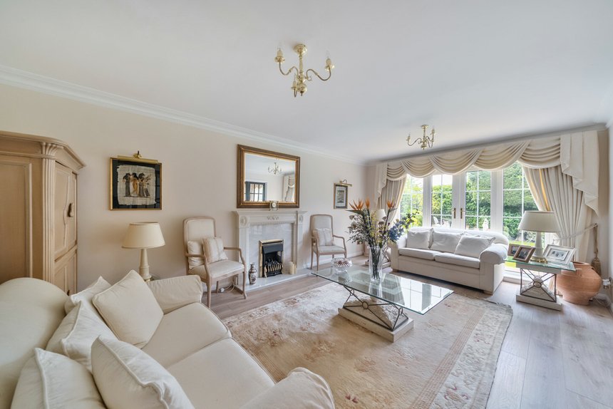 under offer leavesden road london 50907 - Gibbs Gillespie