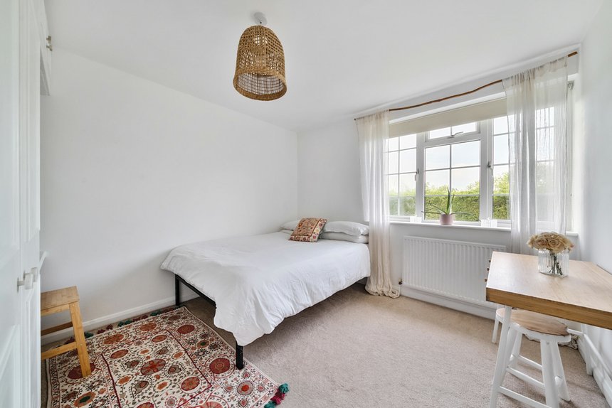 under offer leavesden road london 50907 - Gibbs Gillespie