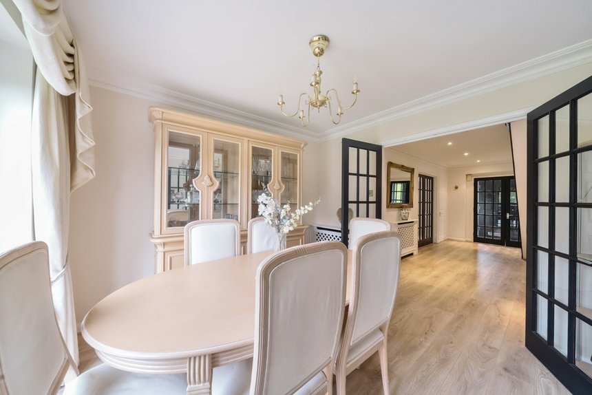 under offer leavesden road london 50907 - Gibbs Gillespie