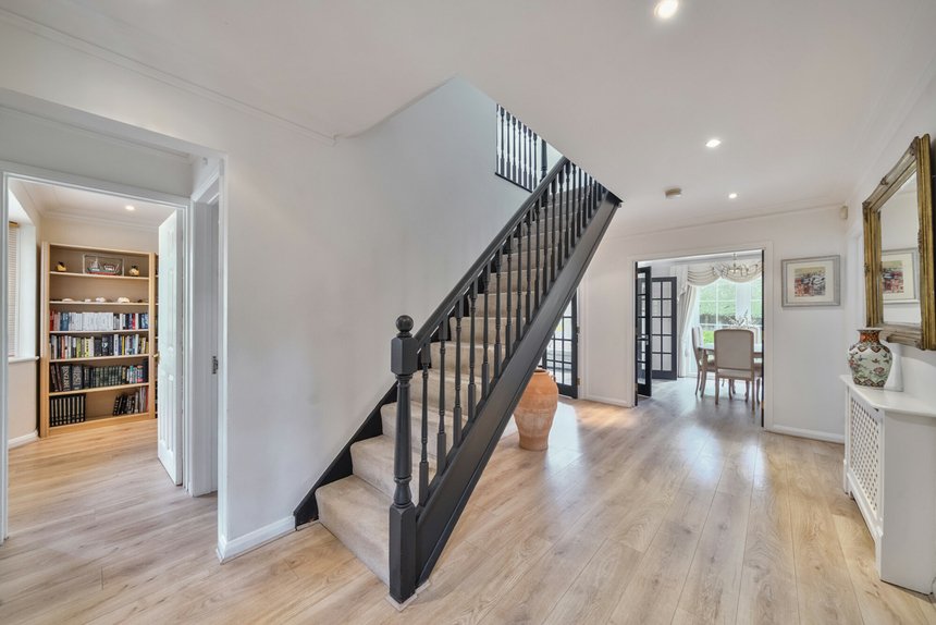 under offer leavesden road london 50907 - Gibbs Gillespie