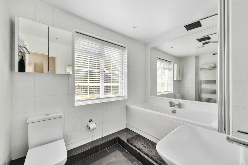 under offer leavesden road london 50907 - Gibbs Gillespie