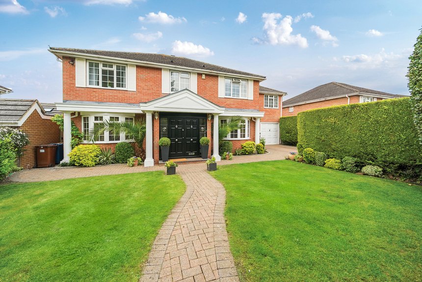 under offer leavesden road london 50907 - Gibbs Gillespie