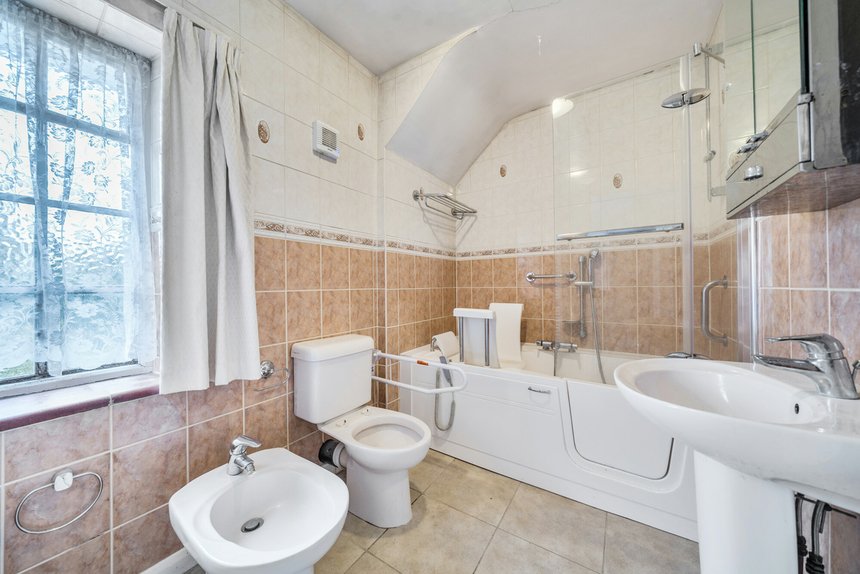 under offer milton road london 51298 - Gibbs Gillespie