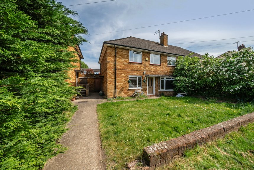 for sale new peachey lane london 51344 - Gibbs Gillespie