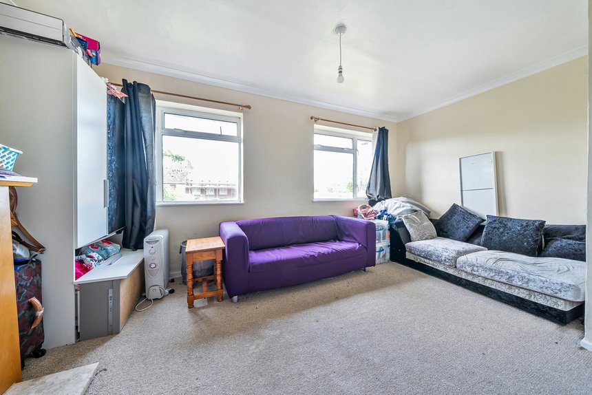 for sale new peachey lane london 51344 - Gibbs Gillespie