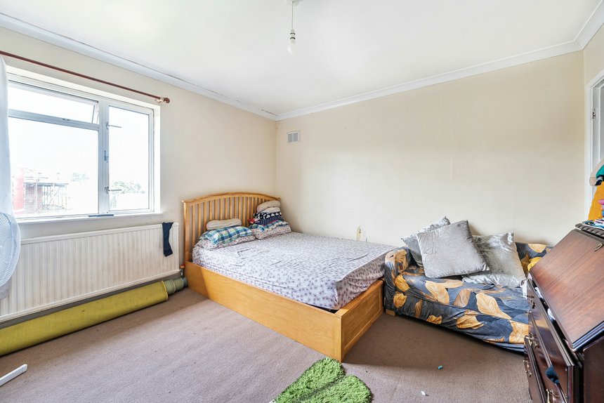 for sale new peachey lane london 51344 - Gibbs Gillespie