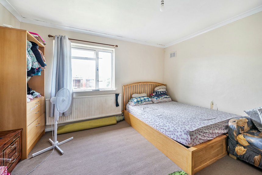 for sale new peachey lane london 51344 - Gibbs Gillespie