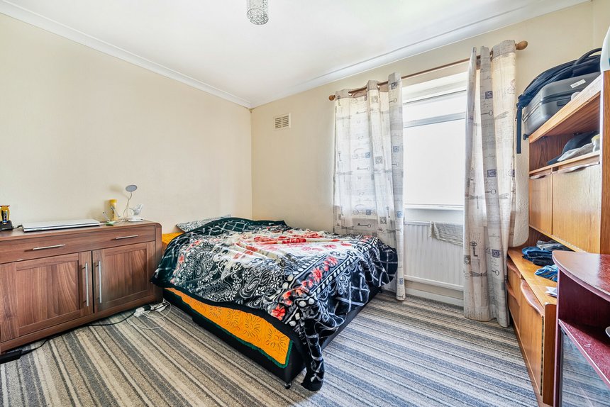 for sale new peachey lane london 51344 - Gibbs Gillespie