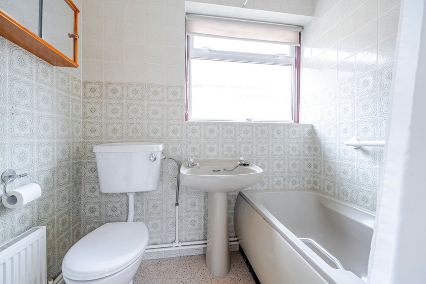 sold wood rise london 51397 - Gibbs Gillespie